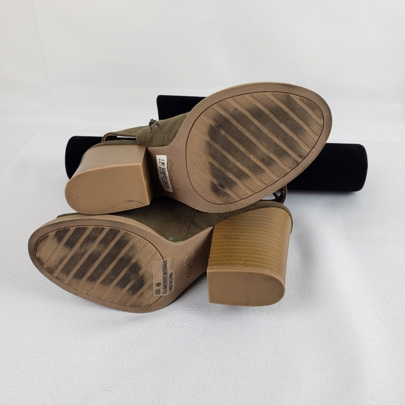 Qupid faux suede heel booties Size 6.5 - Picture 9 of 12